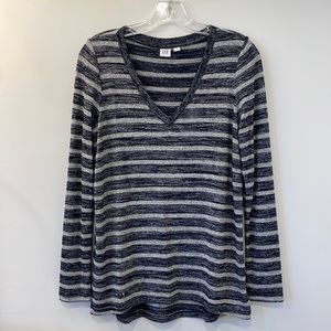 GAP. Long sleeve knit shirt. Small. Blue/Grey